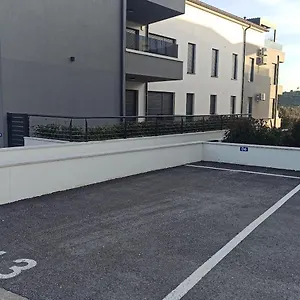  Apartment Emarin